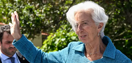 Christine Lagarde quitte la salle